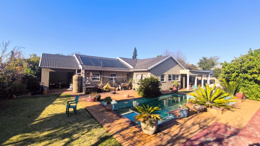 4 Bedroom Property for Sale in Brackenhurst Gauteng