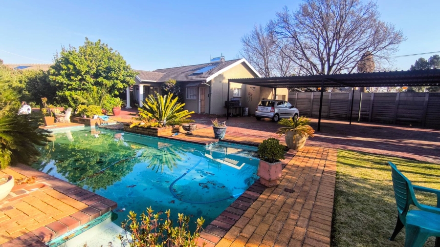 4 Bedroom Property for Sale in Brackenhurst Gauteng