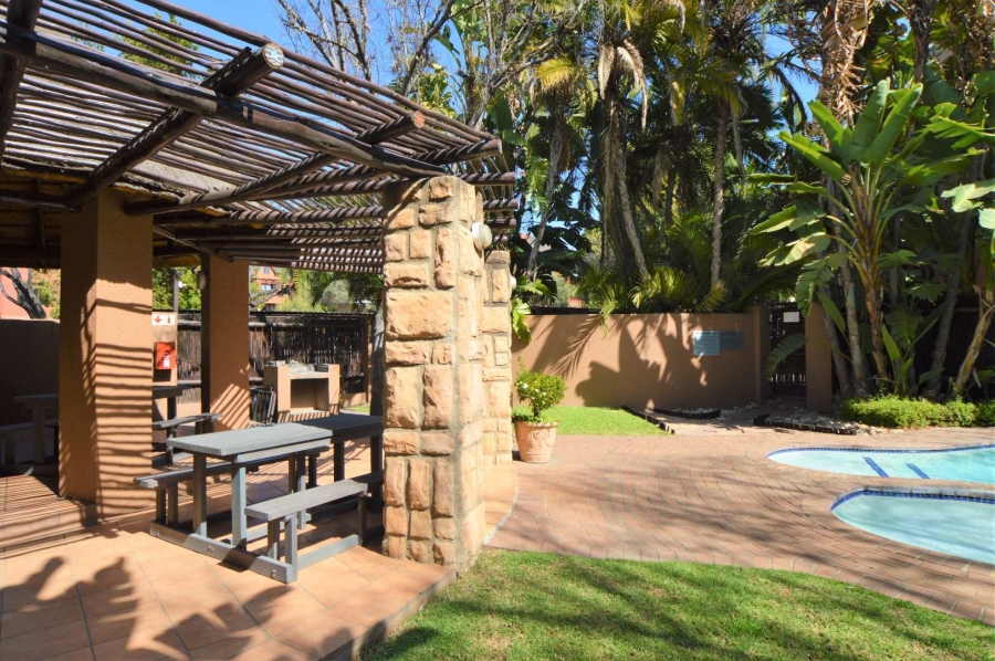 To Let 2 Bedroom Property for Rent in Magaliessig Gauteng