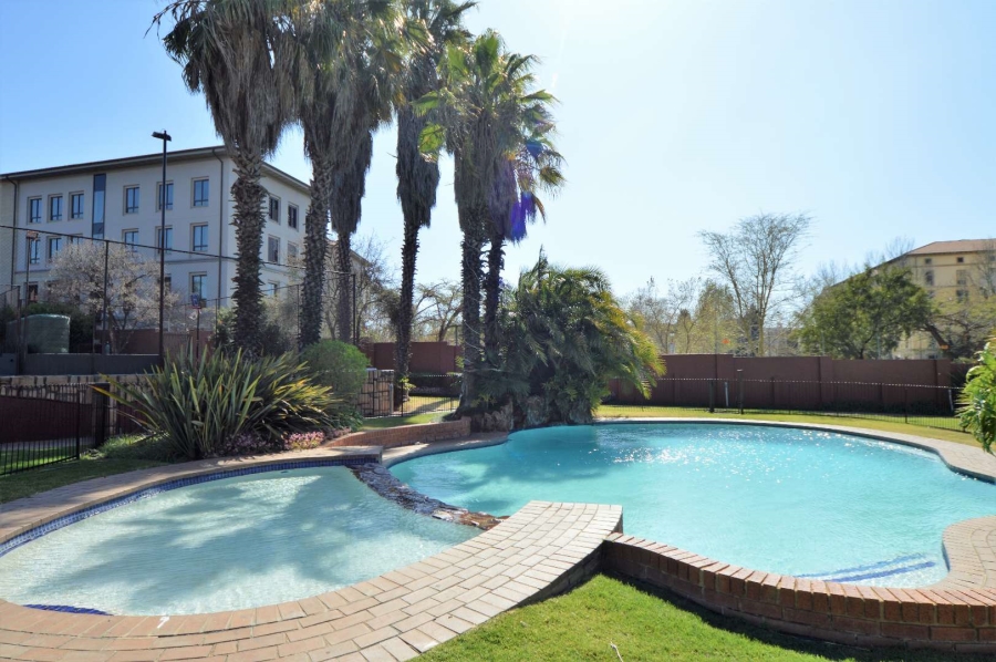 To Let 2 Bedroom Property for Rent in Magaliessig Gauteng