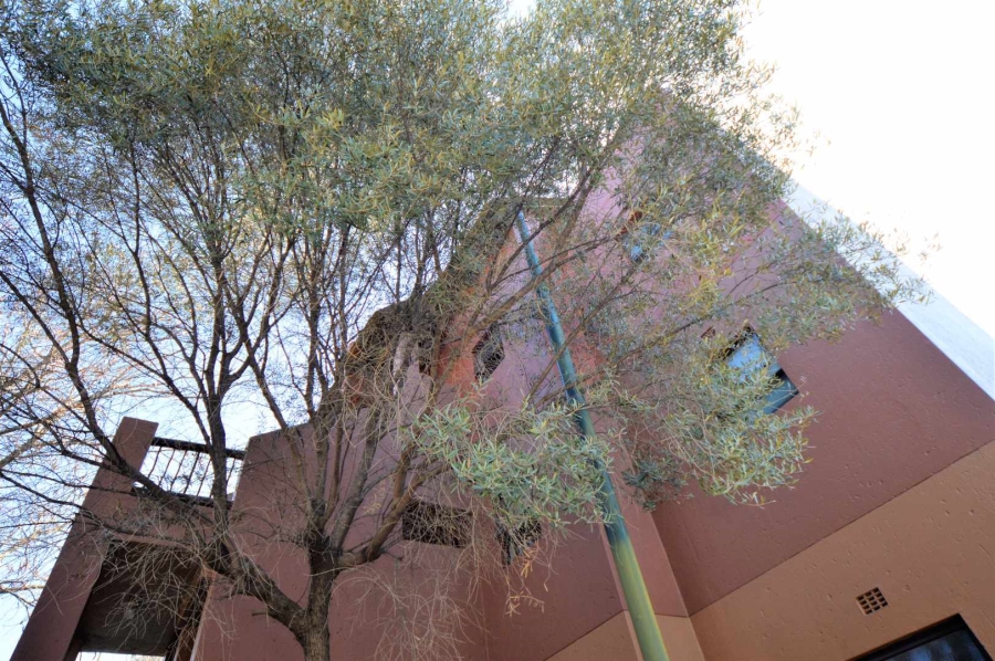 To Let 2 Bedroom Property for Rent in Magaliessig Gauteng