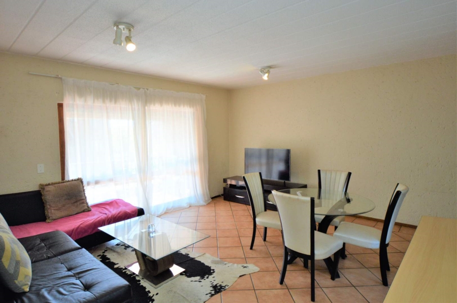 To Let 2 Bedroom Property for Rent in Magaliessig Gauteng
