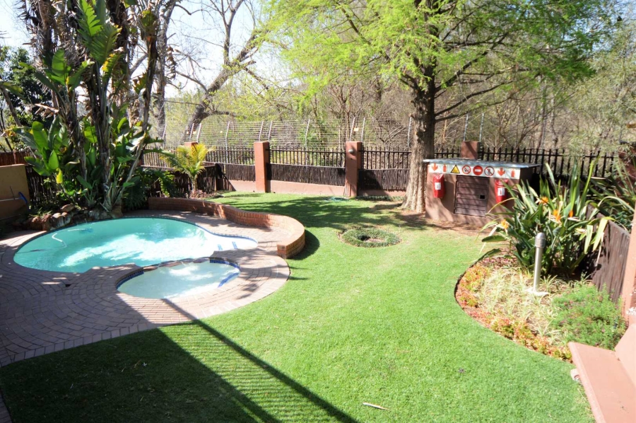 To Let 2 Bedroom Property for Rent in Magaliessig Gauteng
