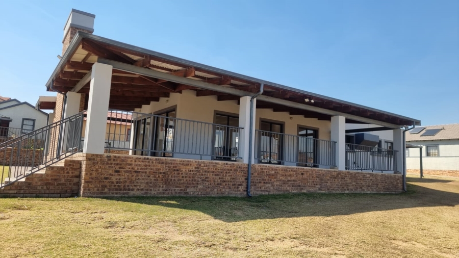 2 Bedroom Property for Sale in Kosmosdal Gauteng