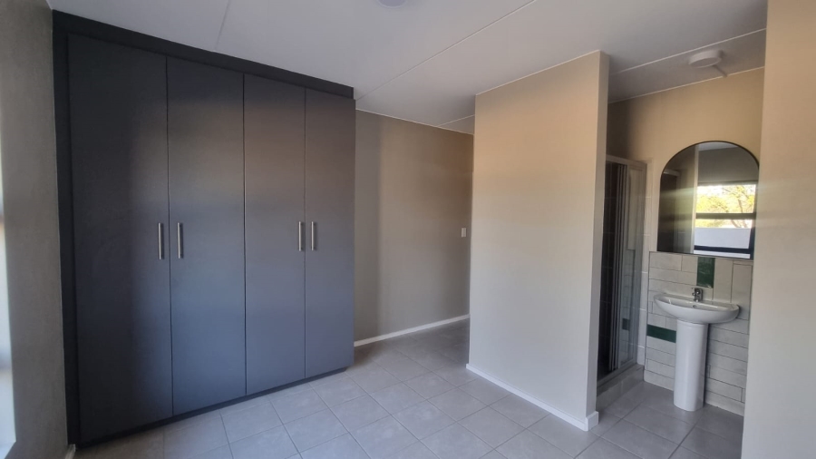 2 Bedroom Property for Sale in Kosmosdal Gauteng