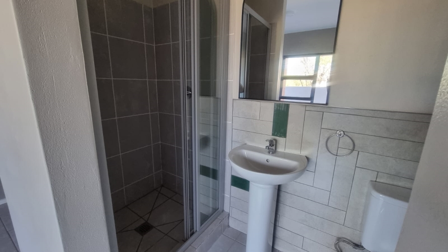 2 Bedroom Property for Sale in Kosmosdal Gauteng