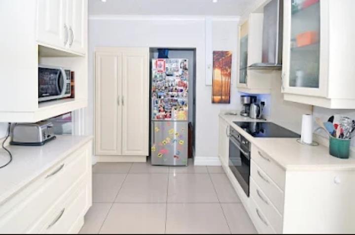 3 Bedroom Property for Sale in River Club Gauteng