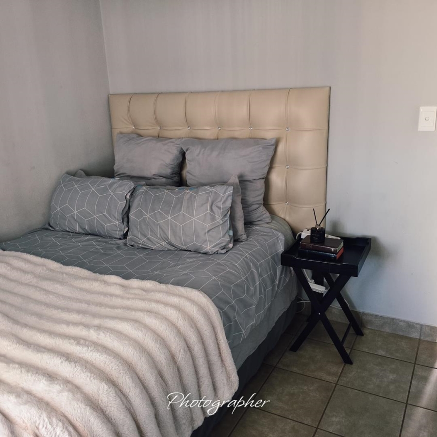 2 Bedroom Property for Sale in Savanna City Gauteng