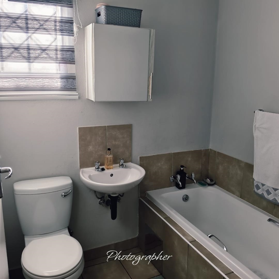 2 Bedroom Property for Sale in Savanna City Gauteng