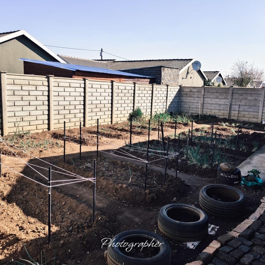 2 Bedroom Property for Sale in Savanna City Gauteng