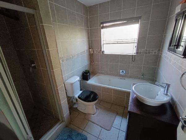 3 Bedroom Property for Sale in Heuwelsig Estate Gauteng