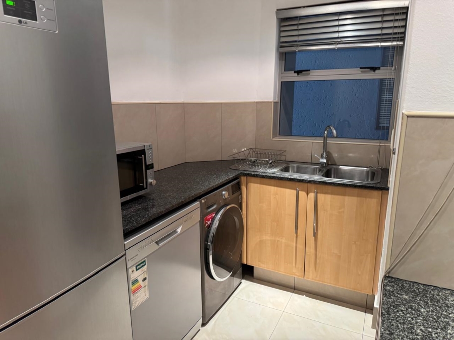 To Let 2 Bedroom Property for Rent in Sandhurst Gauteng