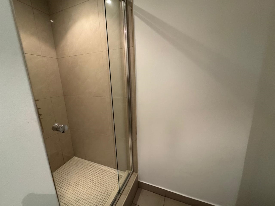 To Let 2 Bedroom Property for Rent in Sandhurst Gauteng