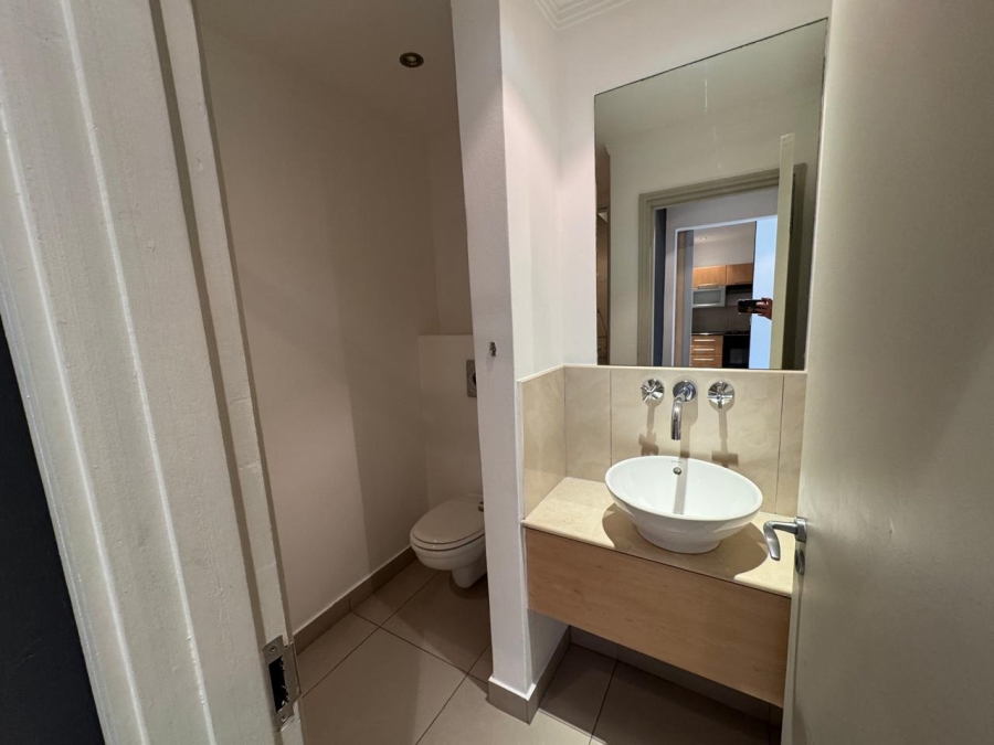 To Let 2 Bedroom Property for Rent in Sandhurst Gauteng