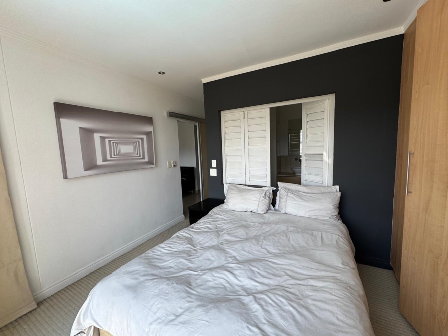 To Let 2 Bedroom Property for Rent in Sandhurst Gauteng