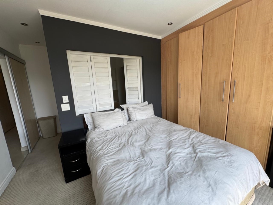To Let 2 Bedroom Property for Rent in Sandhurst Gauteng