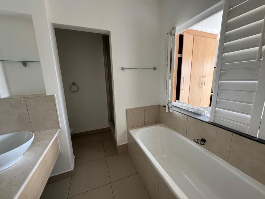 To Let 2 Bedroom Property for Rent in Sandhurst Gauteng