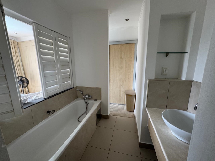 To Let 2 Bedroom Property for Rent in Sandhurst Gauteng