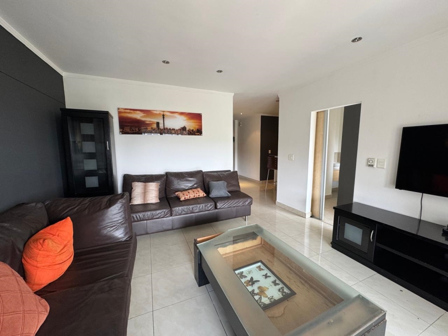 To Let 2 Bedroom Property for Rent in Sandhurst Gauteng