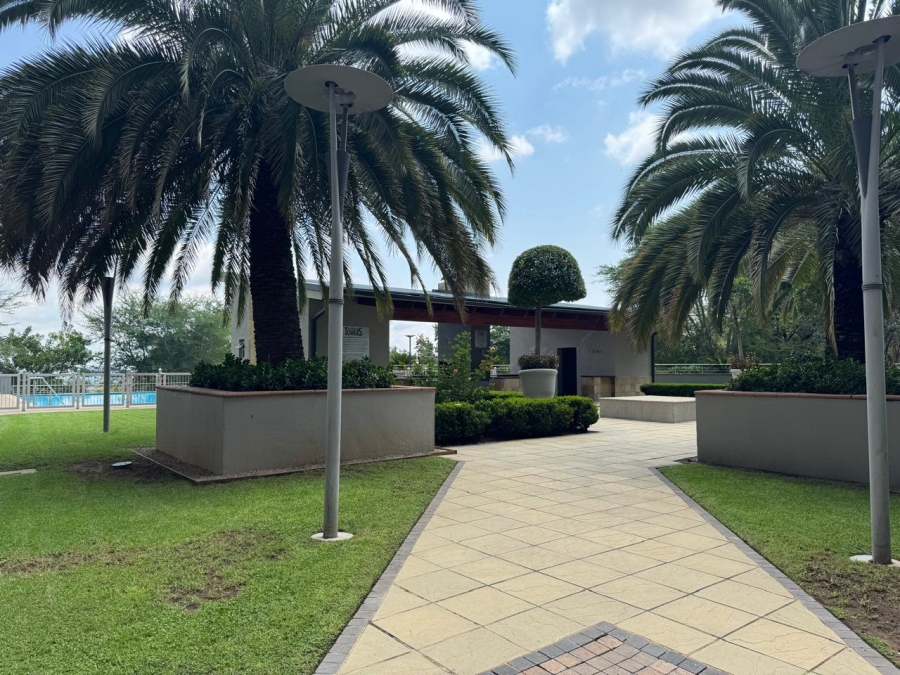 To Let 2 Bedroom Property for Rent in Sandhurst Gauteng