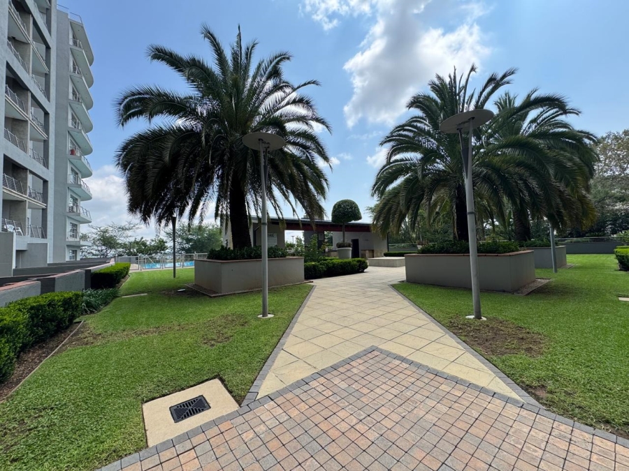 To Let 2 Bedroom Property for Rent in Sandhurst Gauteng