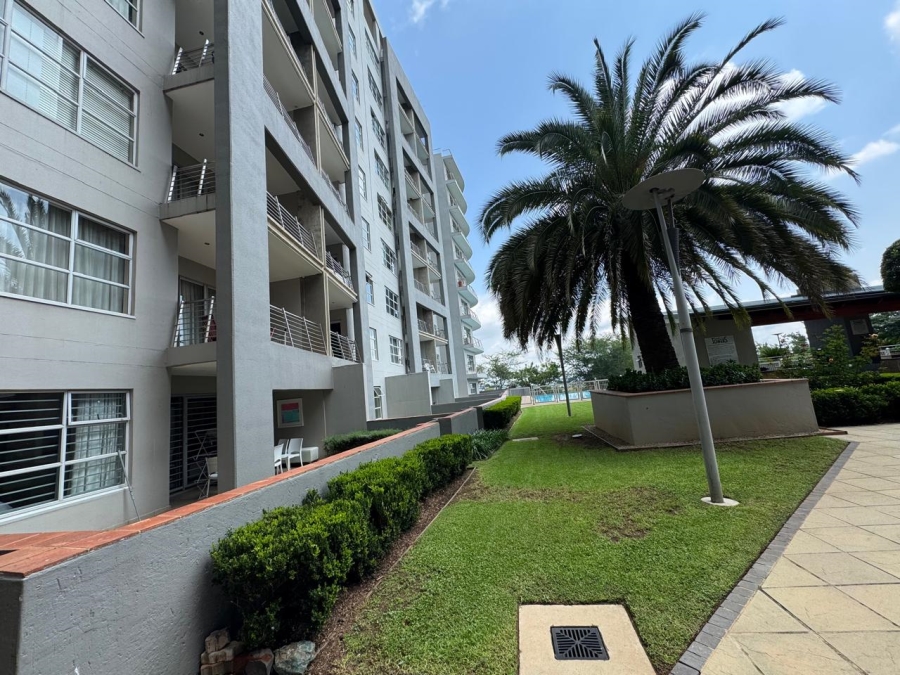 To Let 2 Bedroom Property for Rent in Sandhurst Gauteng