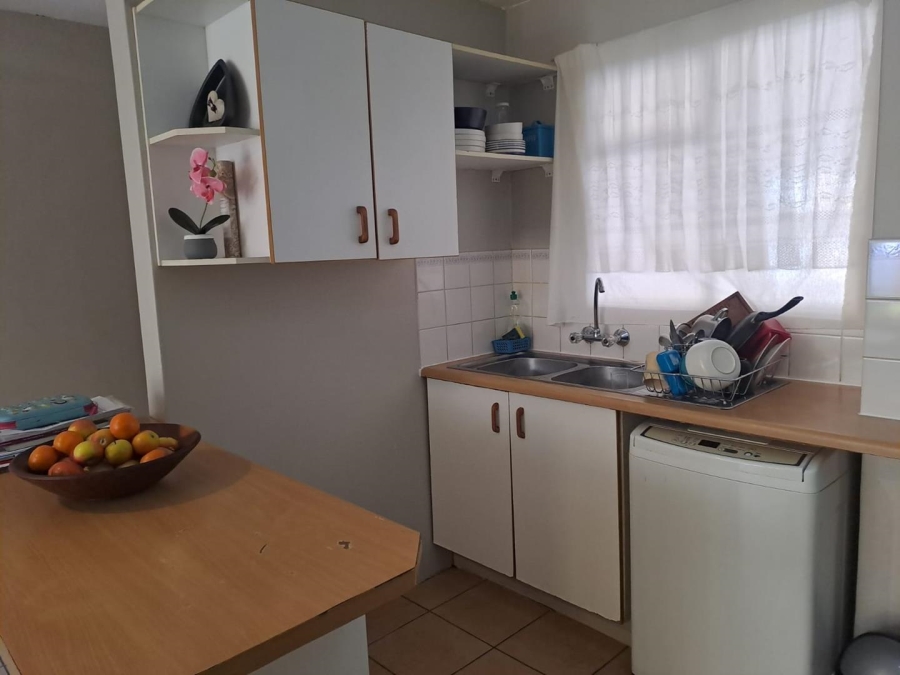 2 Bedroom Property for Sale in Die Hoewes Gauteng
