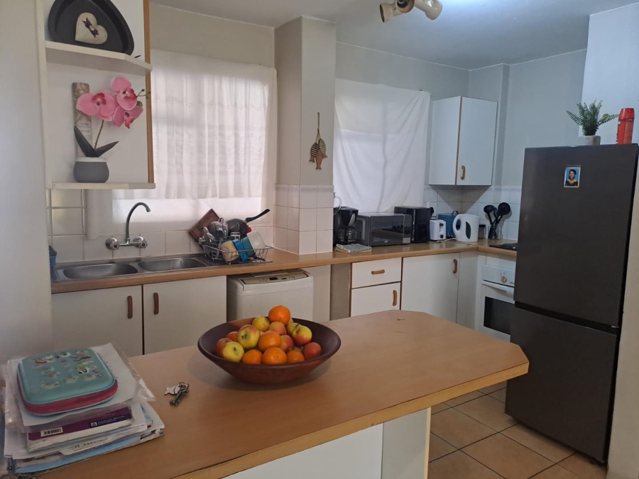 2 Bedroom Property for Sale in Die Hoewes Gauteng
