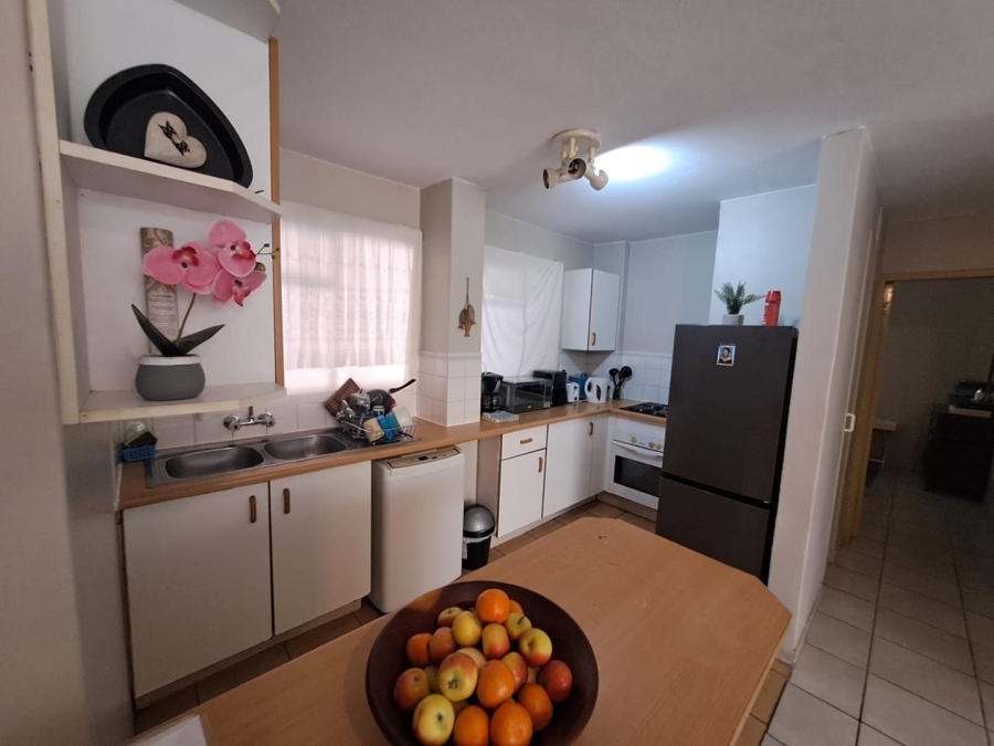 2 Bedroom Property for Sale in Die Hoewes Gauteng