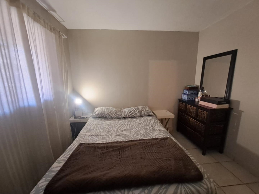 2 Bedroom Property for Sale in Die Hoewes Gauteng
