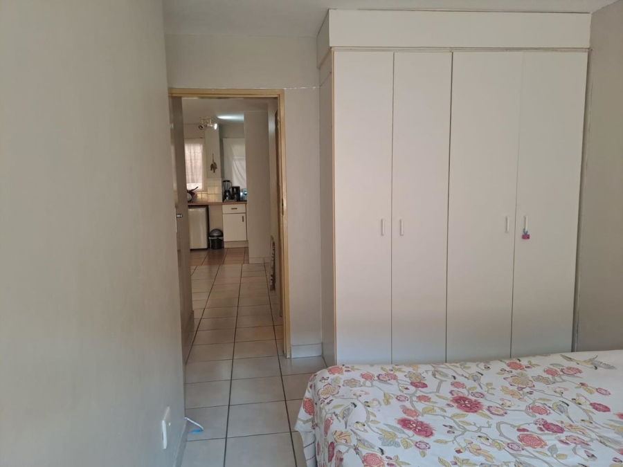 2 Bedroom Property for Sale in Die Hoewes Gauteng