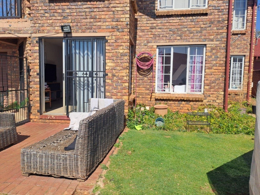2 Bedroom Property for Sale in Highveld Gauteng