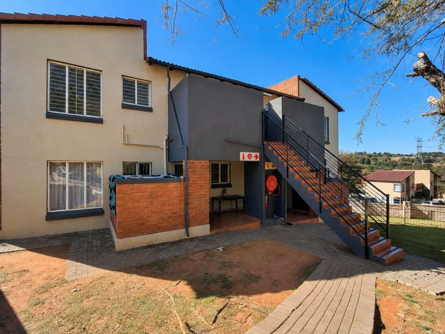 2 Bedroom Property for Sale in Willowbrook Gauteng