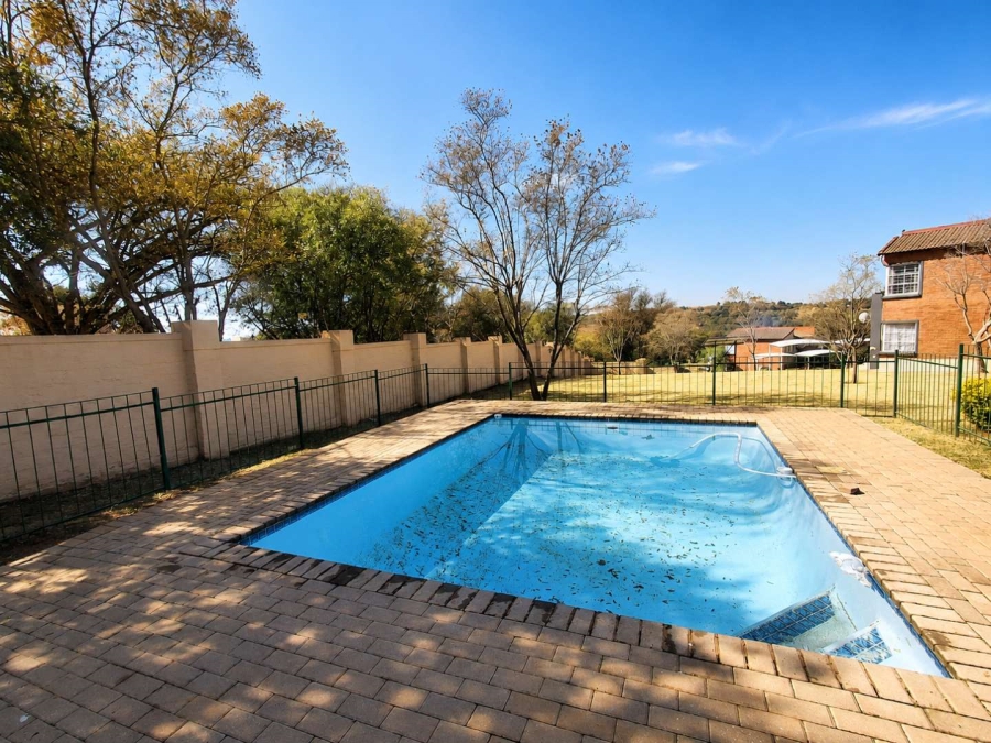 2 Bedroom Property for Sale in Willowbrook Gauteng