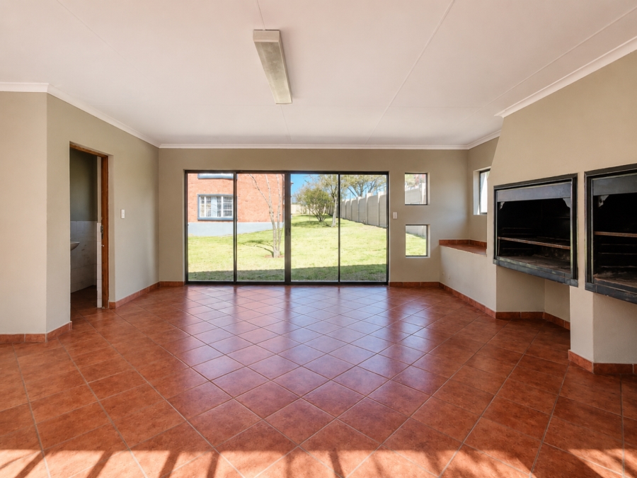 2 Bedroom Property for Sale in Willowbrook Gauteng