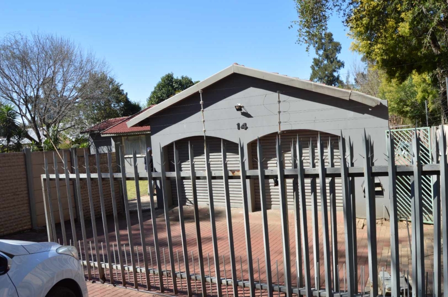 3 Bedroom Property for Sale in Brackendowns Gauteng