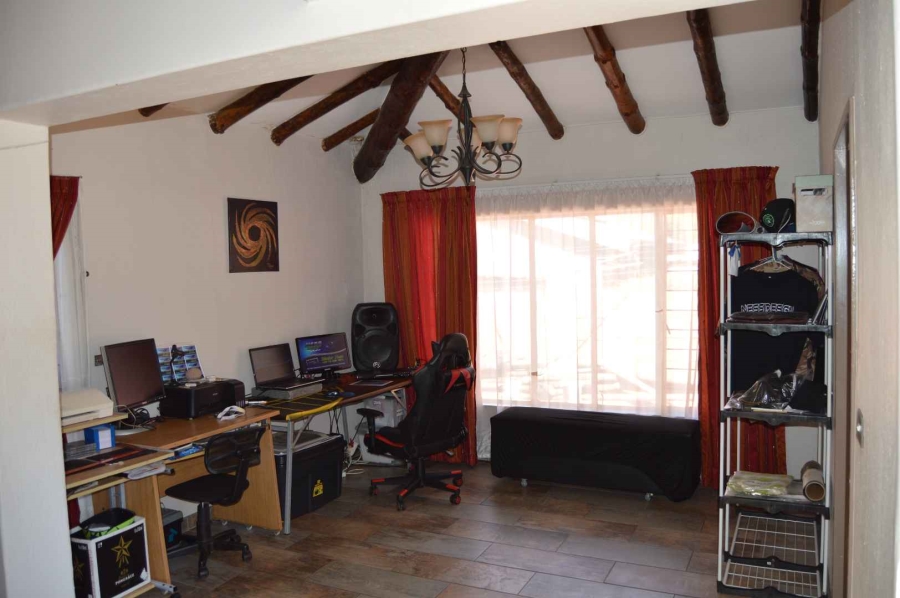 3 Bedroom Property for Sale in Brackendowns Gauteng