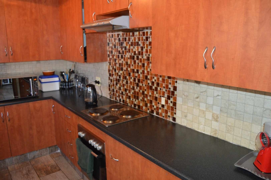 3 Bedroom Property for Sale in Brackendowns Gauteng