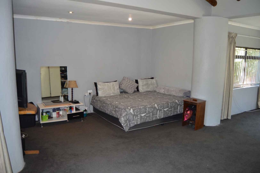 3 Bedroom Property for Sale in Brackendowns Gauteng