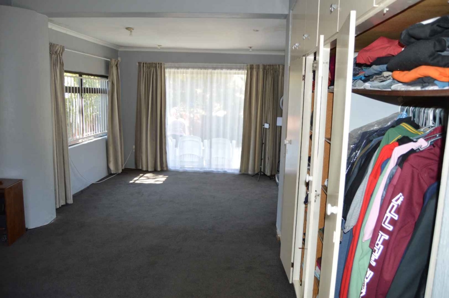 3 Bedroom Property for Sale in Brackendowns Gauteng