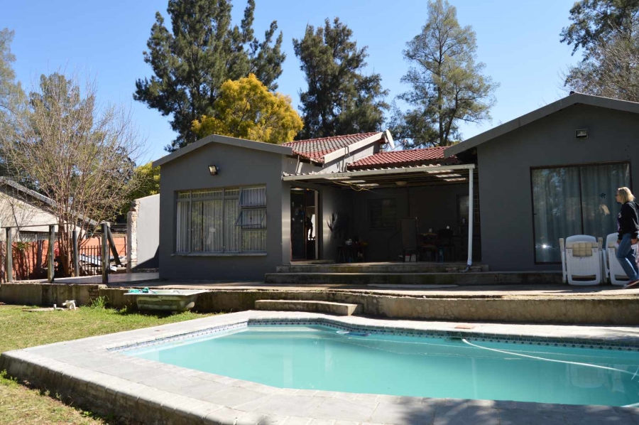 3 Bedroom Property for Sale in Brackendowns Gauteng