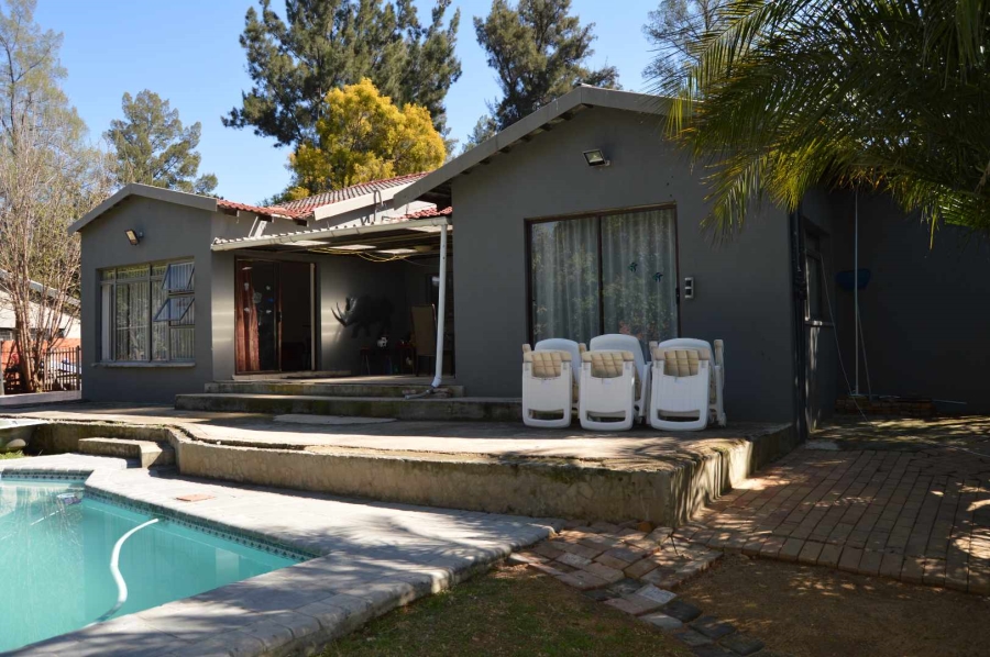 3 Bedroom Property for Sale in Brackendowns Gauteng