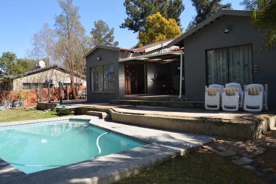 3 Bedroom Property for Sale in Brackendowns Gauteng