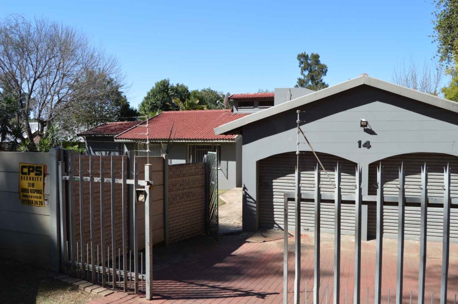 3 Bedroom Property for Sale in Brackendowns Gauteng