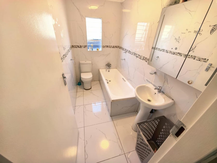 4 Bedroom Property for Sale in The Orchards Gauteng
