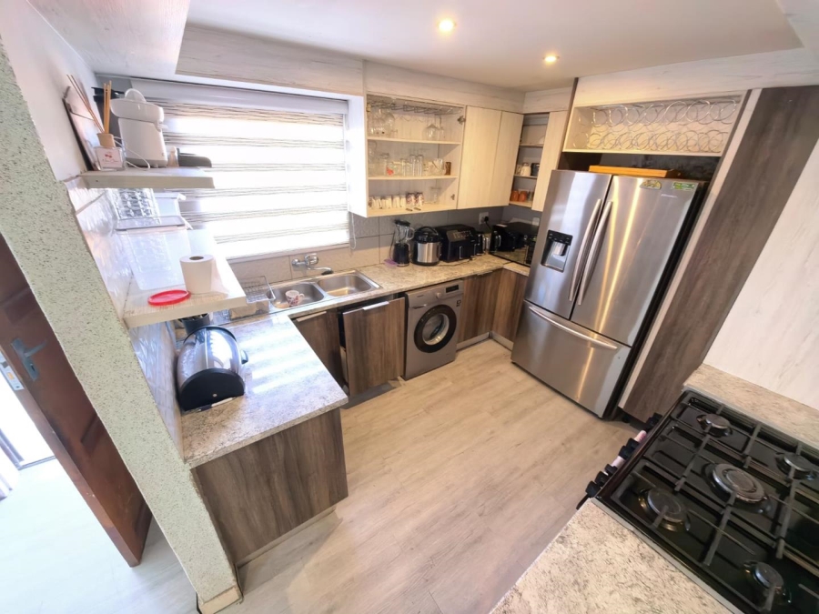 4 Bedroom Property for Sale in The Orchards Gauteng
