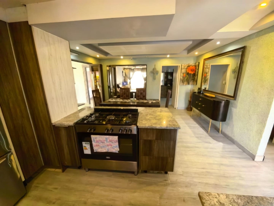 4 Bedroom Property for Sale in The Orchards Gauteng