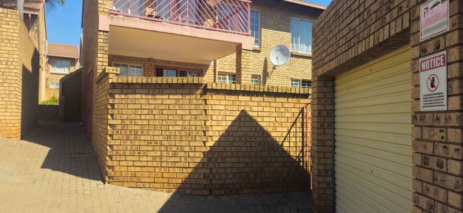 To Let 3 Bedroom Property for Rent in Faerie Glen Gauteng