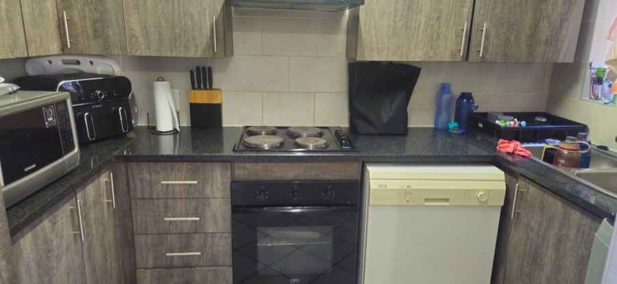 To Let 3 Bedroom Property for Rent in Faerie Glen Gauteng