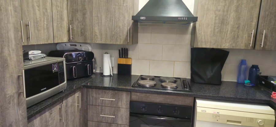 To Let 3 Bedroom Property for Rent in Faerie Glen Gauteng